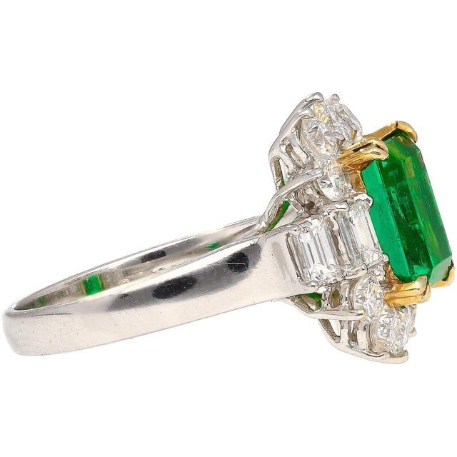 4.42 Carat Tw Colombian Emerald With Round & Emerald Cut Diamond Halo 18k Ring Size 7 For Sale - Image 4 of 12