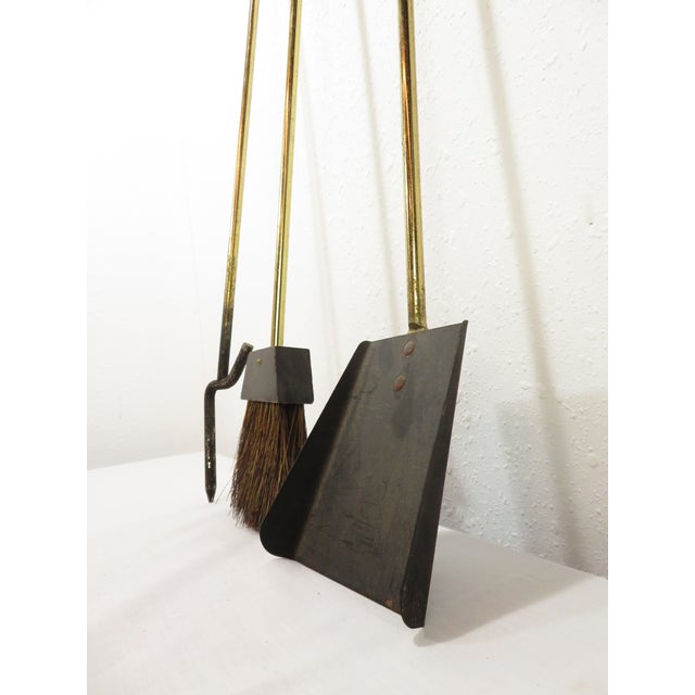 Donald Deskey Wall Mount ~ Mid Century Modernist Brass Fireplace Tools Set ~ Donald Deskey Era For Sale - Image 4 of 17