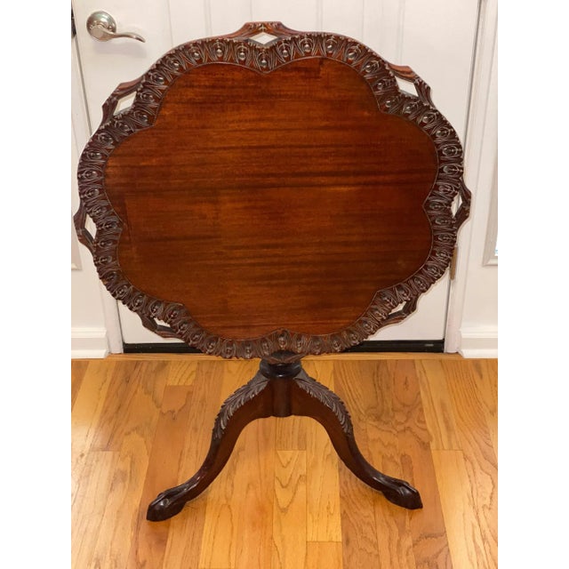 Chippendale Antique Chippendale Round Table With Fold-Down Top For Sale - Image 3 of 13