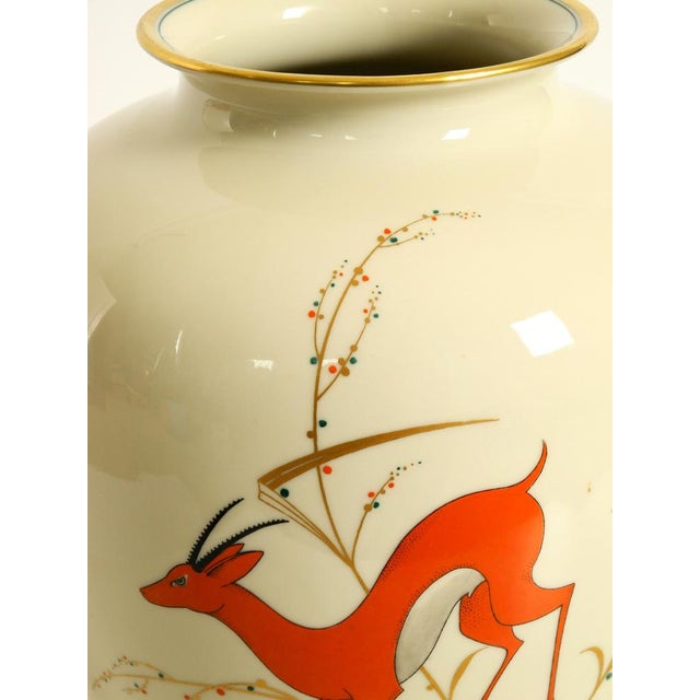 Light Blue Porcelain Vase with Hand-Painted Wildlife Motifs from PMR Bavaria Jaeger & Co., 1940s For Sale - Image 14 of 18