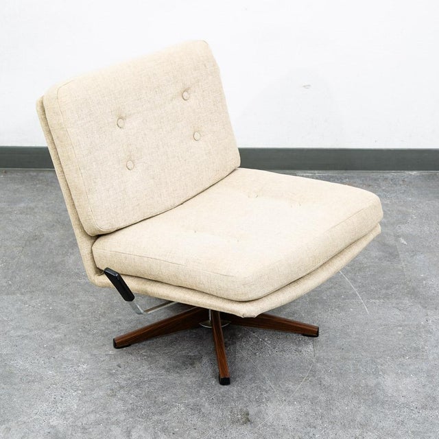Mid Century Danish Modern Lounge Chair Tan Swivel Denmark Swivel Slatte Sweden For Sale - Image 9 of 11