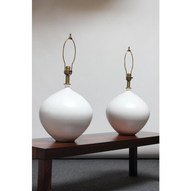 Mid-Century Modern Pair of Oversized White Ceramic Table Lamps by Lee Rosen for Design Technics For Sale - Image 3 of 13
