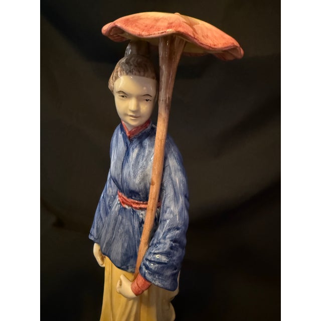 1980s Pair of Vintage Vietri Italian Porcelain Chinoiserie Figurines – Asian Couple With Parasols For Sale - Image 5 of 8