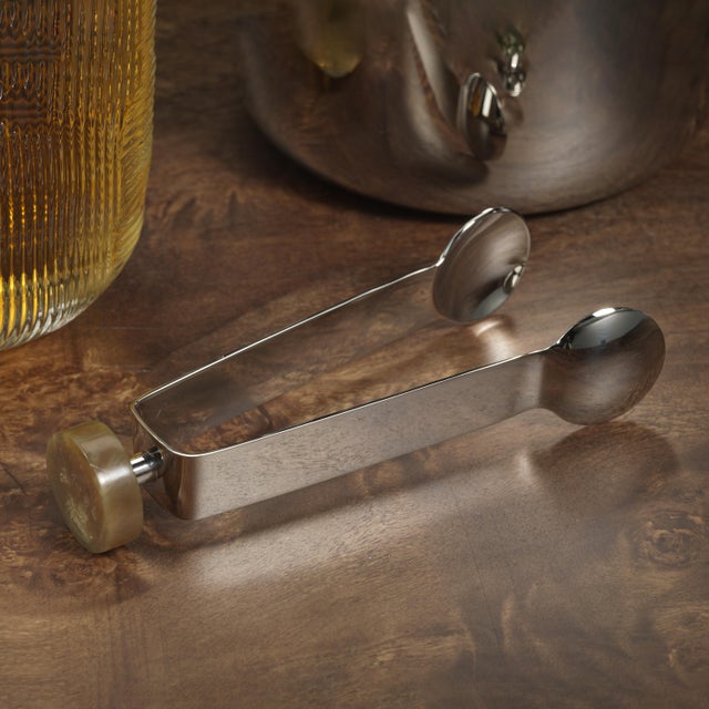 Add a touch of elegance to your bar setup with the Spiga Ice Tongs. These polished stainless steel tongs feature a round...