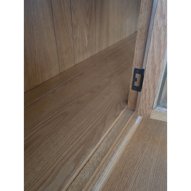 2000 - 2009 Hunt Country Oak Hutch & Buffet Cabinet For Sale - Image 5 of 12