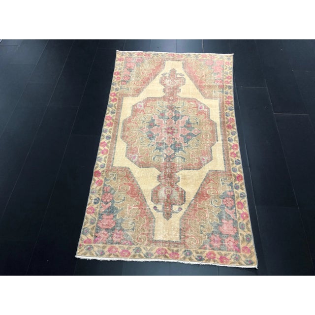 Rustic Vintage Bohemian Turkish Oushak Floral Beige and Red Rug For Sale - Image 3 of 11