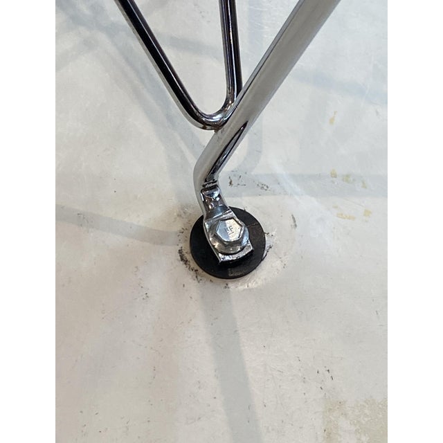 DSR "Dining Side Chair Rod" Designer: Charles & Ray Eames Manufactured by Herman Miller Color: Off-white This chair is an...