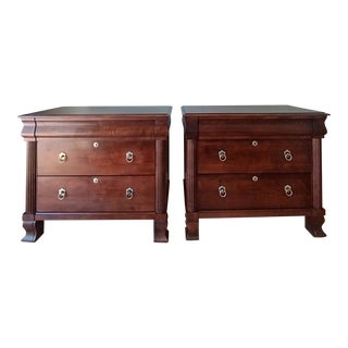 A Pair of British Classics Daryn Nightstands With Drawers by Ethan Allen Set For Sale