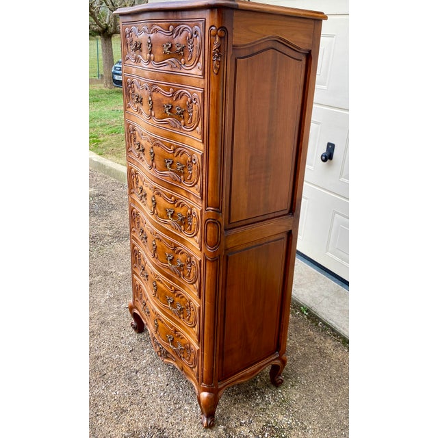 1960s Louis XV Style Chest of 7 Drawers with Engraving, 1960s For Sale - Image 5 of 10