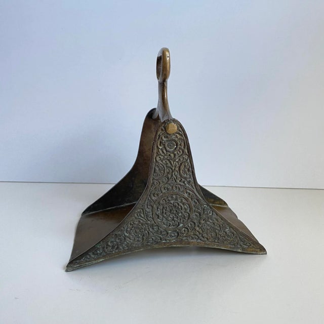 Antique Brass Horse Stirrup Equestrian Bookend Beautiful ornate details on this piece, use this as a bookend or decorative...
