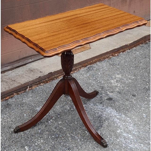 Traditional 19th Century English Regency Mahogany Pedestal Supper or Occasional Table For Sale - Image 3 of 10