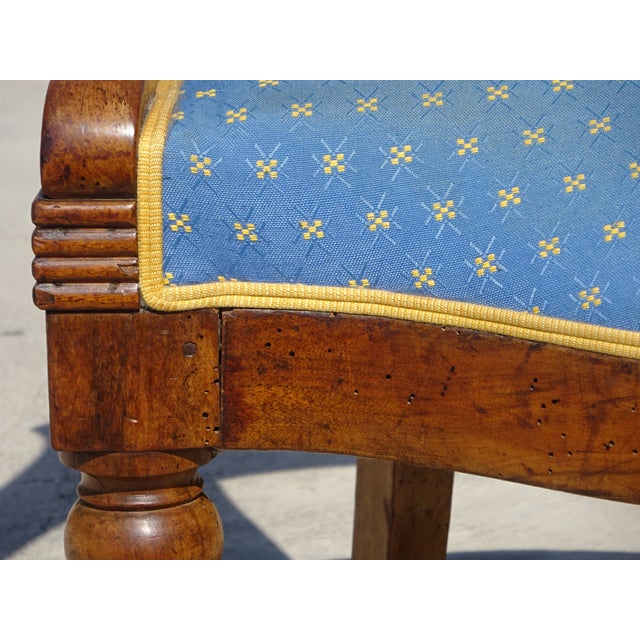 Antique Gondola Armchair in Walnut and Fabric For Sale - Image 4 of 18