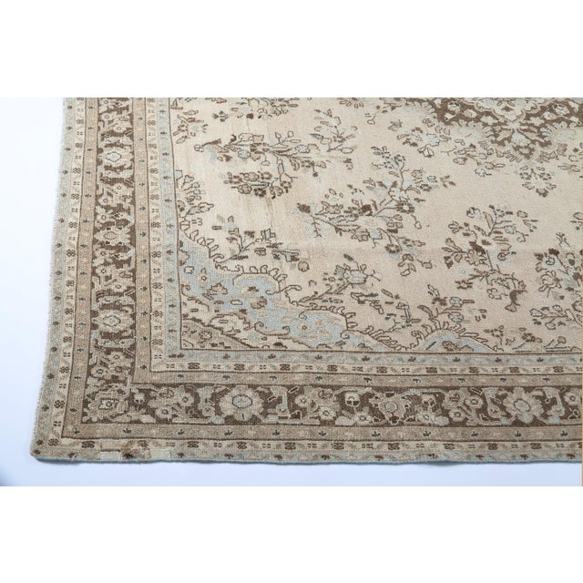 Taupe Vintage Hand Knotted Rug With Elegant Symmetrical Motifs– Floral Medallion -9' 8'' X 11' 9'' For Sale - Image 8 of 11