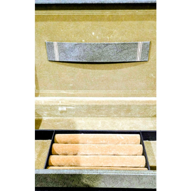 Mid 20th Century Mid 20th Century Gentleman’s Swedish Royal Court Green Leather Cufflink Box & Coaster Set – Malmo by Skandinaviska Etuifabriken For Sale - Image 5 of 9