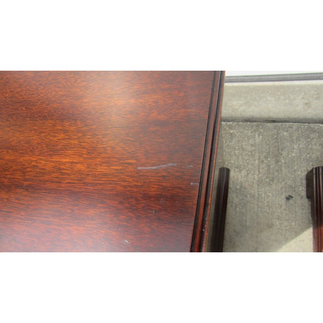 1980s Pair Henkel Harris Nightstands Bedside Tables Mahogany For Sale - Image 11 of 14