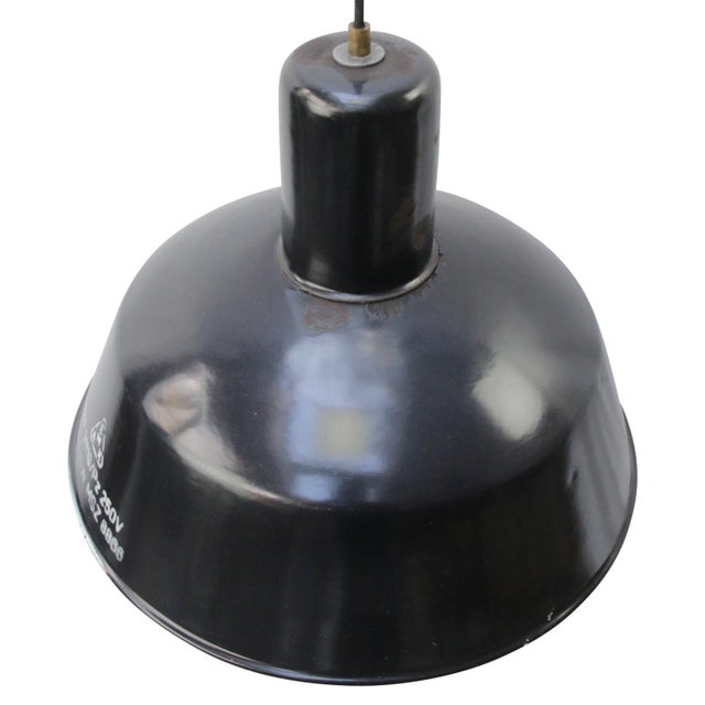 Factory hanging light Blue enamel, white interior E27 / E26 Up to 250V (Europe/UK Standard).The wiring of this item may be...