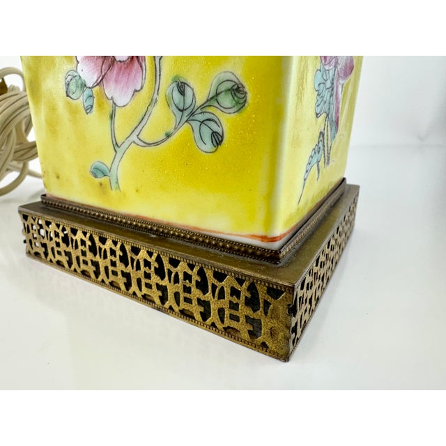 Chinoiserie Vintage Chinoiserie Small Yellow Porcelain Table Lamp With Brass Base and Floral Motif For Sale - Image 3 of 9