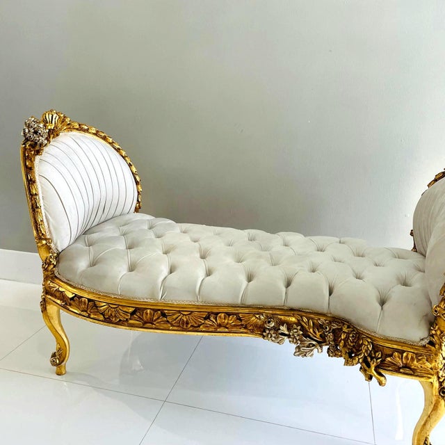 Marquis French Tufted Bench White Velvet For Sale - Image 4 of 9