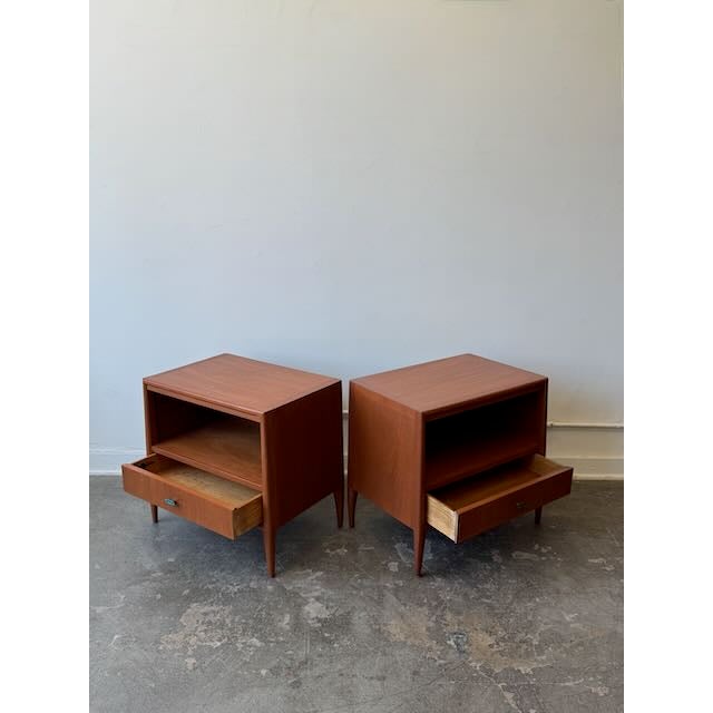 Vintage Pair of Mt. Airy Nightstands by Raymond Sobota For Sale - Image 13 of 15