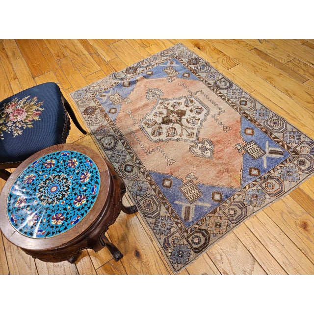 Vintage Turkish Oushak Area Rug, Hand-Knotted Wool, Blue & Tan, 4' x 6' For Sale In Chicago - Image 6 of 15