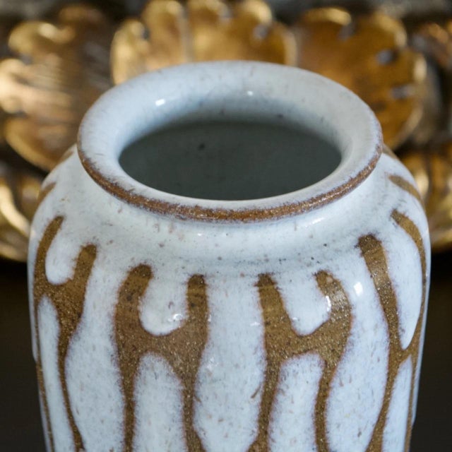 Vintage Japanese Mid-Century Drip Glaze Stoneware Vase – White & Brown Studio Pottery For Sale - Image 4 of 6