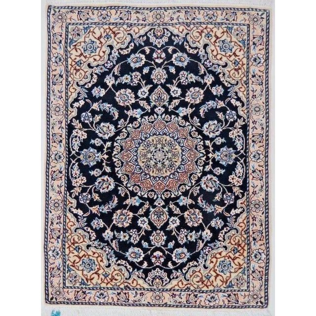 Middle Eastern Rug in Virgin Wool and Silk For Sale - Image 10 of 10