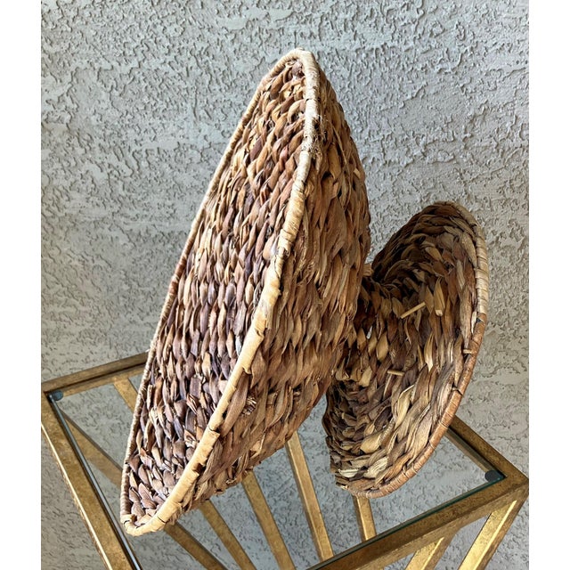 Late 20th-Century Handwoven Water Hyacinth Pedestal Centerpiece Bowl For Sale - Image 16 of 18