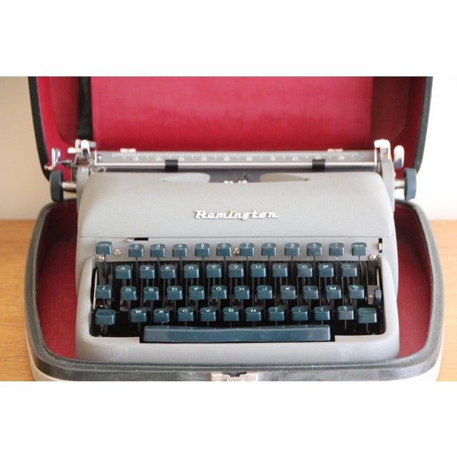 1970s Typewriter with Travel Case from Remington, 1970s For Sale - Image 5 of 14