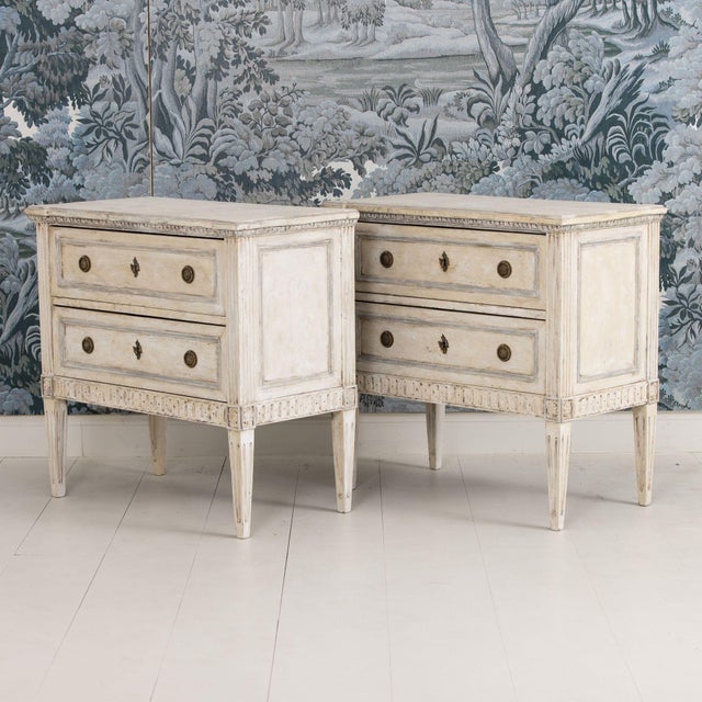 Pair of 19th C. Italian Neoclassical Style Painted Bedside Commodes For Sale - Image 4 of 18