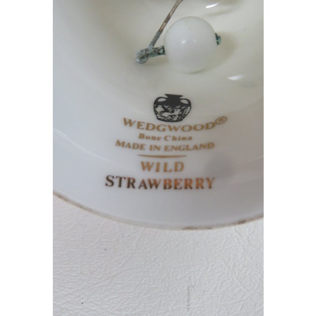 Mid 20th Century Wedgwood England Wild Strawberry Bell Fine Bone China With Gold Gilt Trim 4738b For Sale - Image 5 of 10