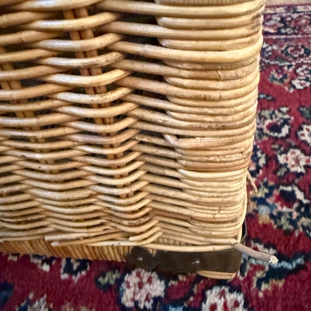 1970s Vintage Square Wicker Storage Chest Trunk With Etched Brass Hardware For Sale - Image 9 of 10