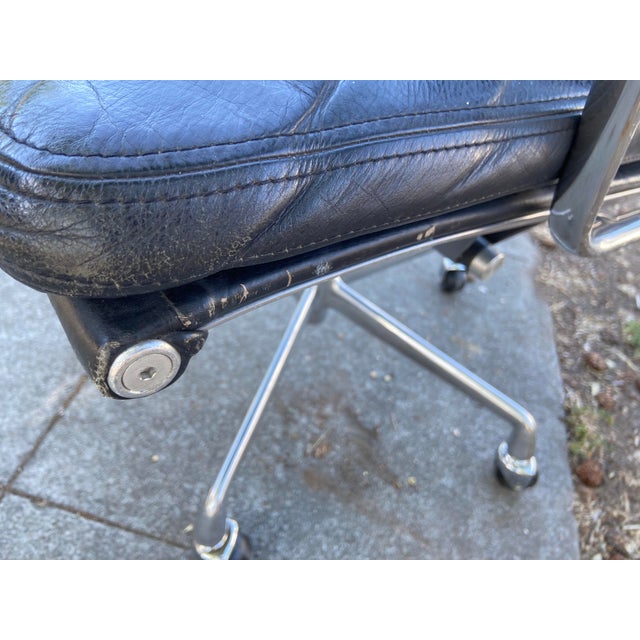 Vintage Soft Pad Management Aluminum Leather Desk Chair Attributed to Herman Miller For Sale - Image 12 of 12