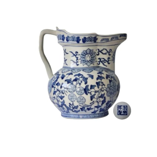 Early 20th Century Monks Hat Ewer Chinoiserie, Ming Dynasty Yongle Period For Sale In Milwaukee - Image 6 of 12