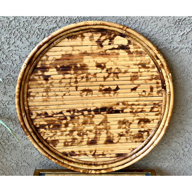 Stylish Mid 20th-Century Split Tortoiseshell Bamboo & Herringbone Rattan Circular Tray For Sale - Image 9 of 18