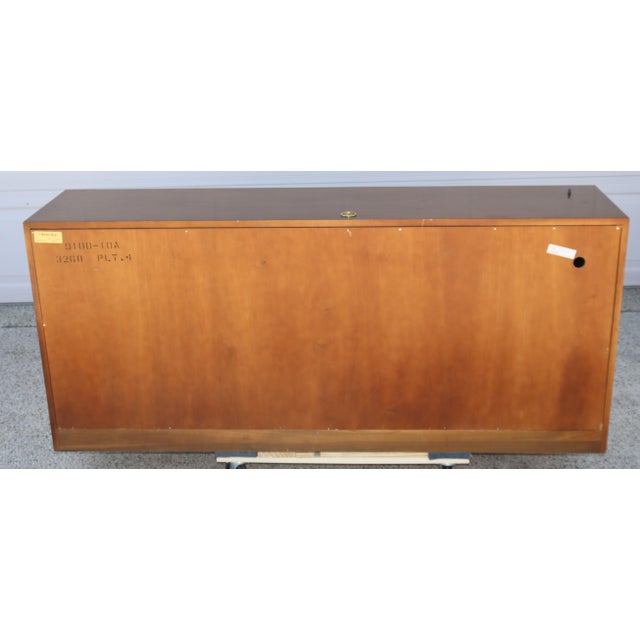 Vintage Henredon Queen Size Headboard & Bed Frame – Mid-Century Modern For Sale - Image 12 of 13