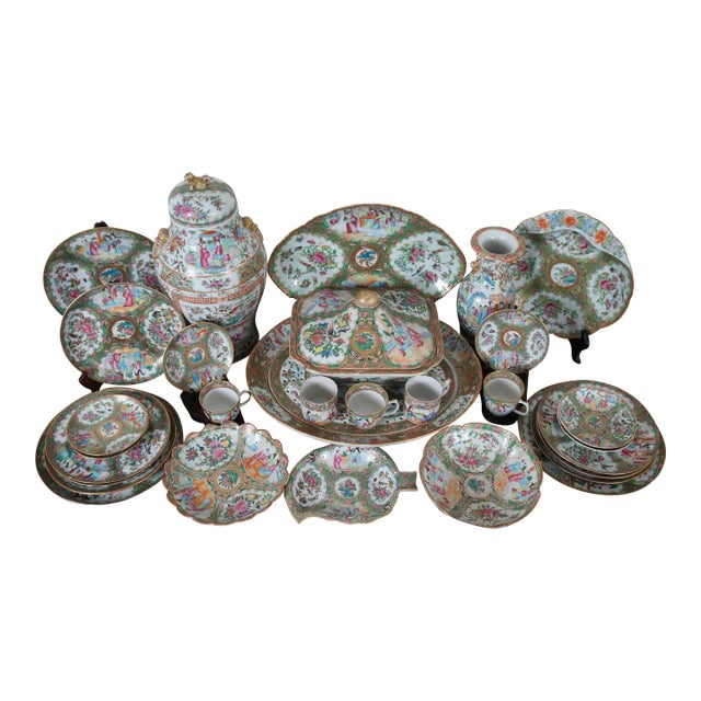 Antique 32 Piece 19th Century Chinese Export Mandarin Famille Rose Porcelain China For Sale