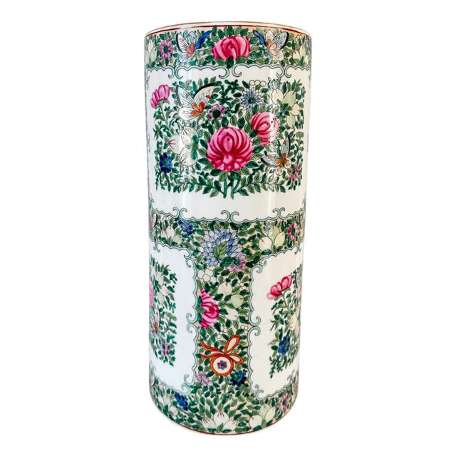 Vintage Hand-Painted Chinoiserie Rose Medallion Porcelain Umbrella Stand For Sale