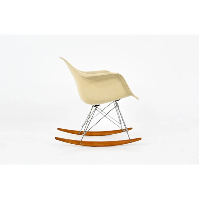 Herman Miller RAR Rocking Chair by Charles & Ray Eames for Herman Miller, 1960s For Sale - Image 4 of 11