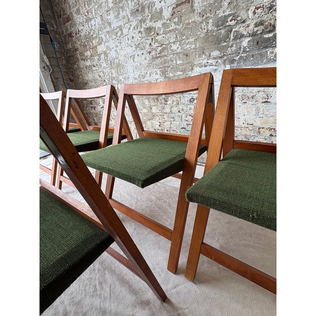 1960s Set of 6 Mid Century Modern Teak Folding Dining Chairs With Green Upholstery For Sale - Image 5 of 11
