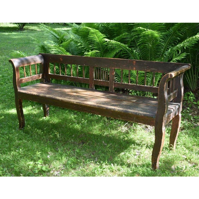 Traditional 19th Century Pine Country Settee For Sale - Image 3 of 5