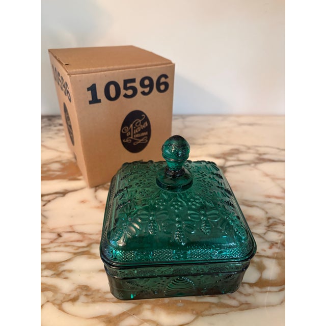 Vintage Indiana Glass Tiara Exclusive Spruce Bee Box in Original Box For Sale - Image 12 of 12