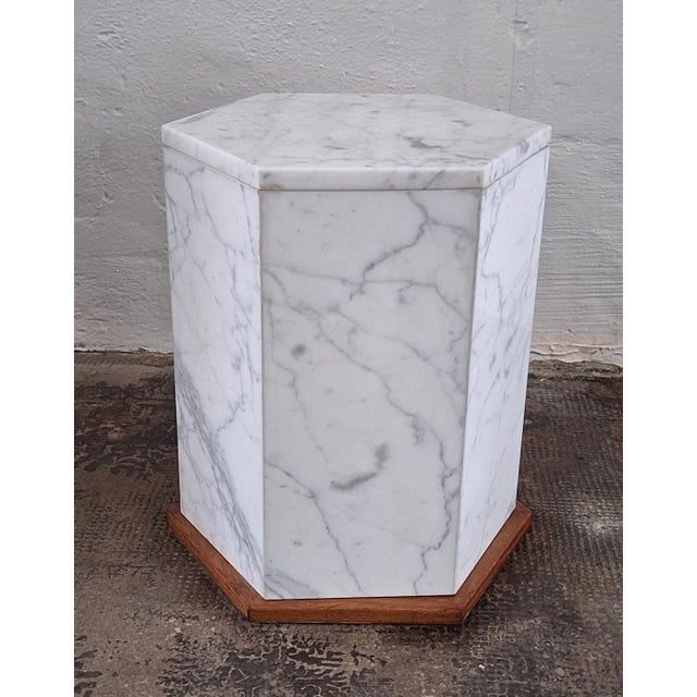 Italian Hexagonal Carrara Marble Monolith Pedestal Side Table, 1990s For Sale - Image 13 of 13