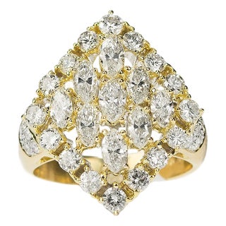 Late 20th Century 18k Diamond Cocktail Ring, Size 6.5 For Sale