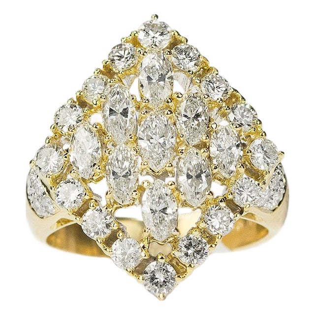 Late 20th Century 18k Diamond Cocktail Ring, Size 6.5 For Sale