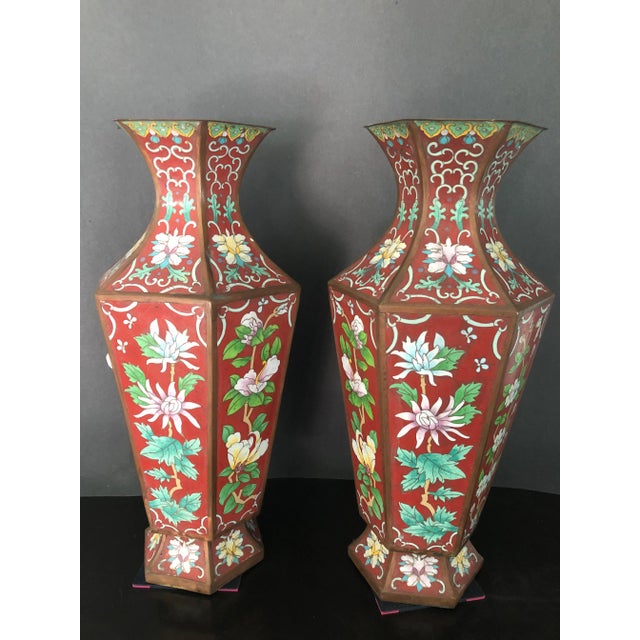 1930s Early 20th Century Chinese Cloisonne Enamel Hexagonal Vases- a Pair For Sale - Image 5 of 9