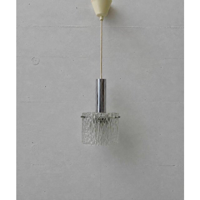 1970s Vintage Pendant Lamp in Textured Glass and Chrome from Kaiser Leuchten, 1970s For Sale - Image 5 of 11