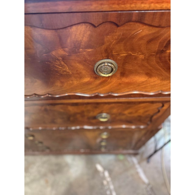 Vintage Mahogany Chest of Drawers With Bookmatched Flame Veneer, C. 1930's For Sale In Atlanta - Image 6 of 8