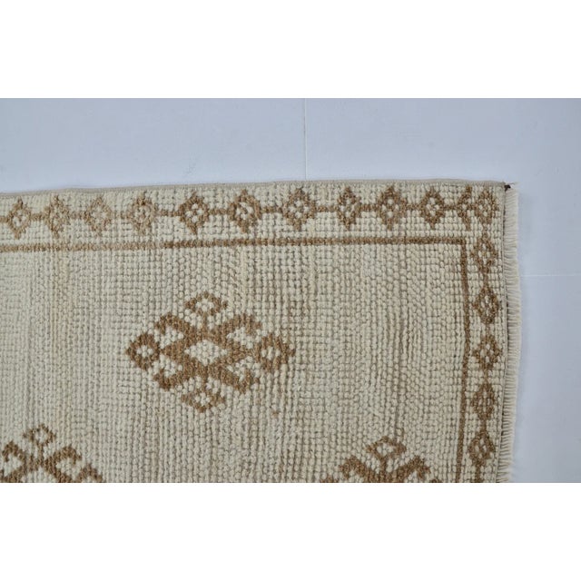 1950s 1950s Turkish Neutral Patterned Runner For Sale - Image 5 of 10