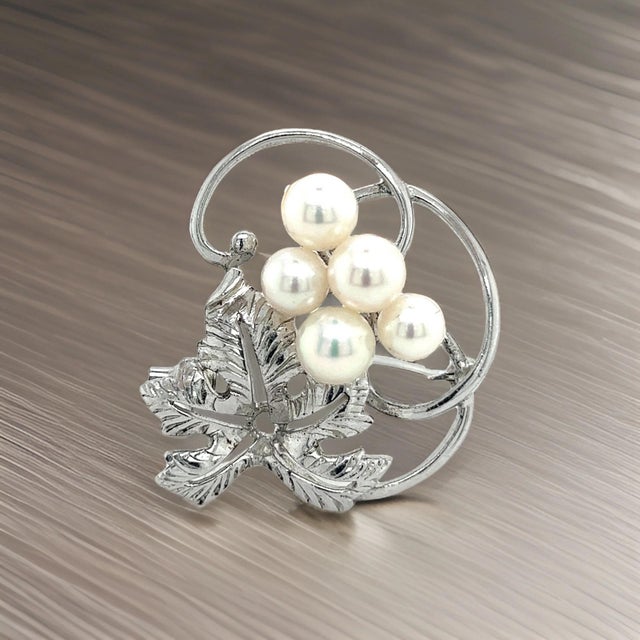 Contemporary 1990s Mikimoto Authentic Estate Akoya Pearl Brooch Pin Sterling Silver For Sale - Image 3 of 12