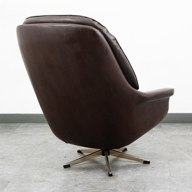 1960s Mid Century Danish Modern Lounge Chair Swivel Brown Leather Tufted Denmark MCM For Sale - Image 4 of 12